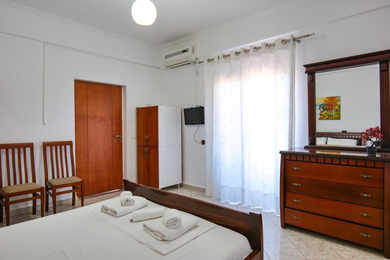 Guest House Gerard Ксамил Экстерьер фото
