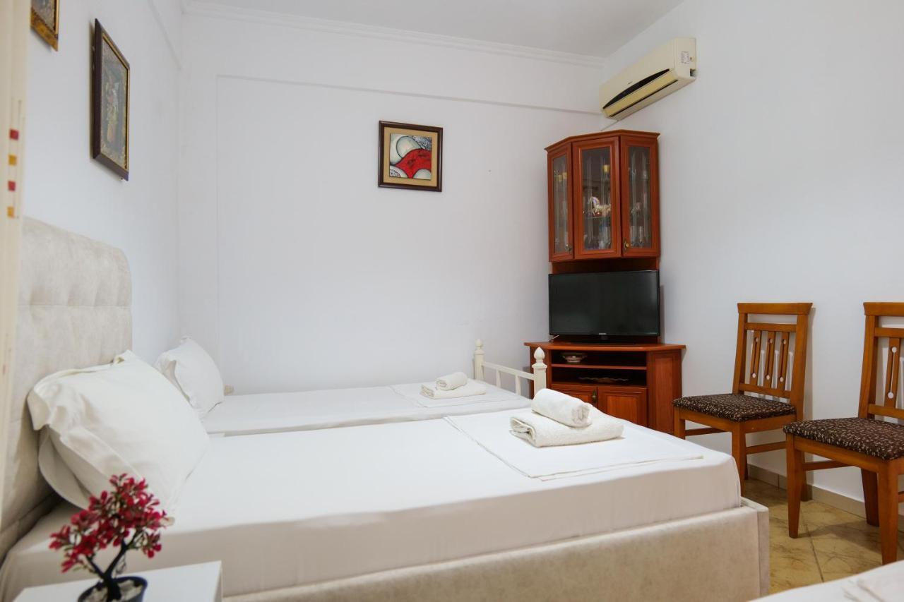 Guest House Gerard Ксамил Экстерьер фото