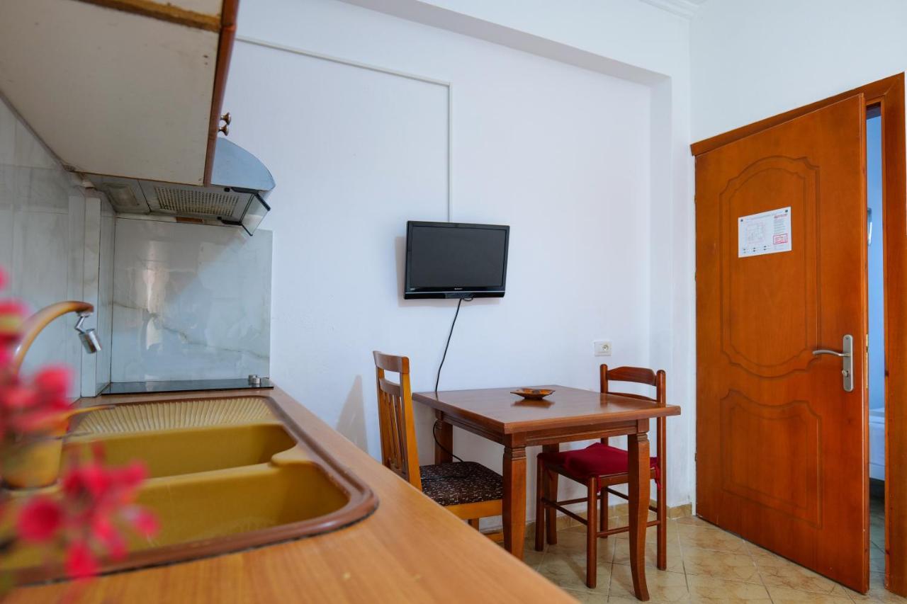 Guest House Gerard Ксамил Экстерьер фото