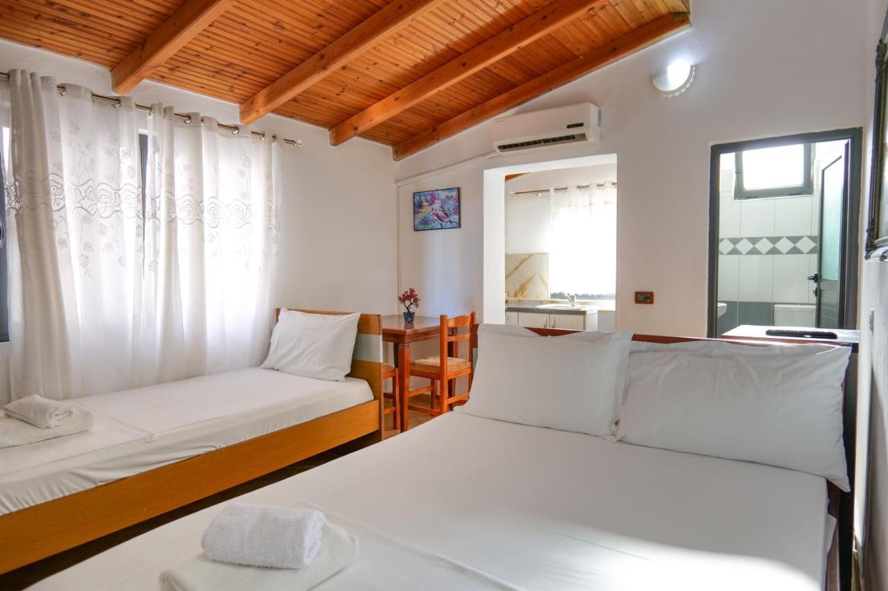 Guest House Gerard Ксамил Экстерьер фото