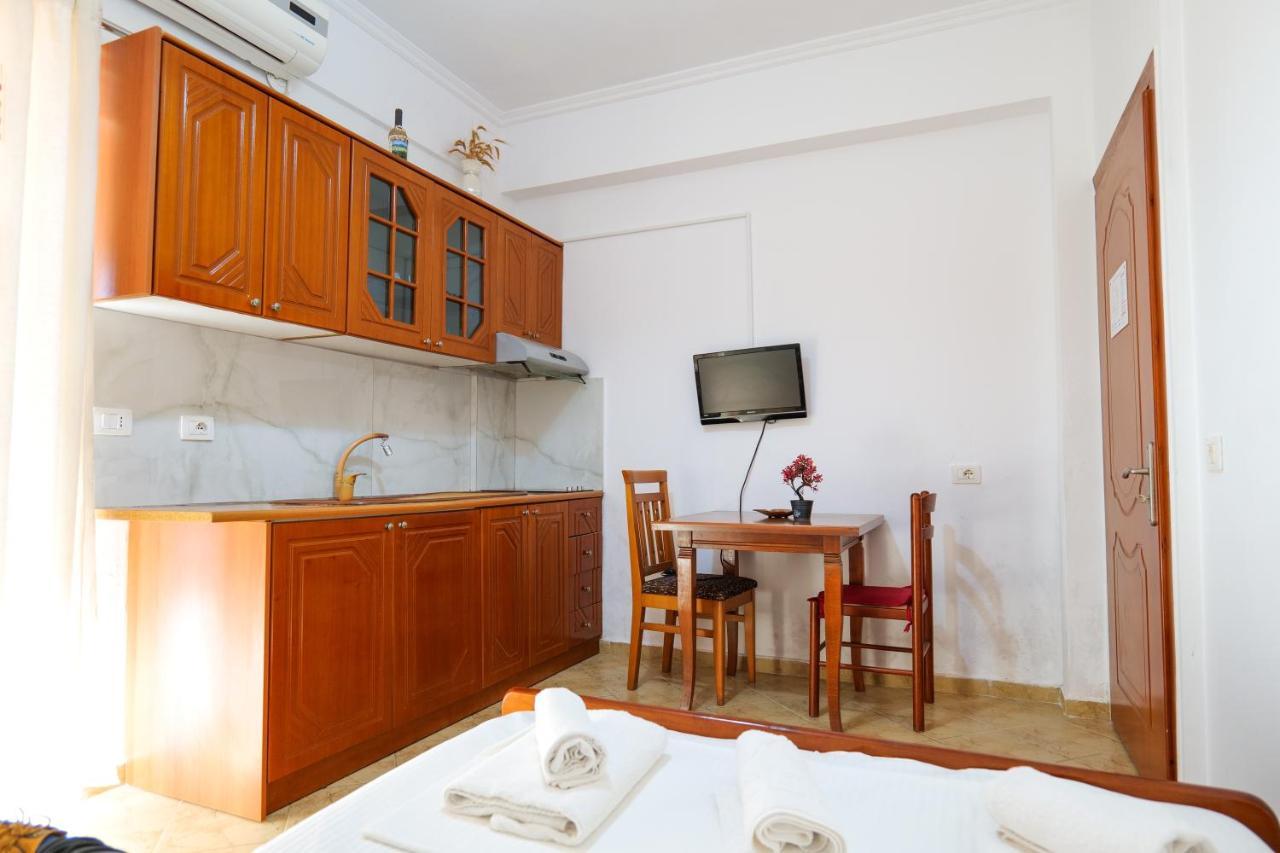Guest House Gerard Ксамил Экстерьер фото