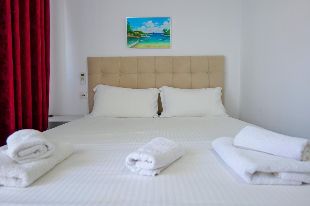 Guest House Gerard Ксамил Экстерьер фото