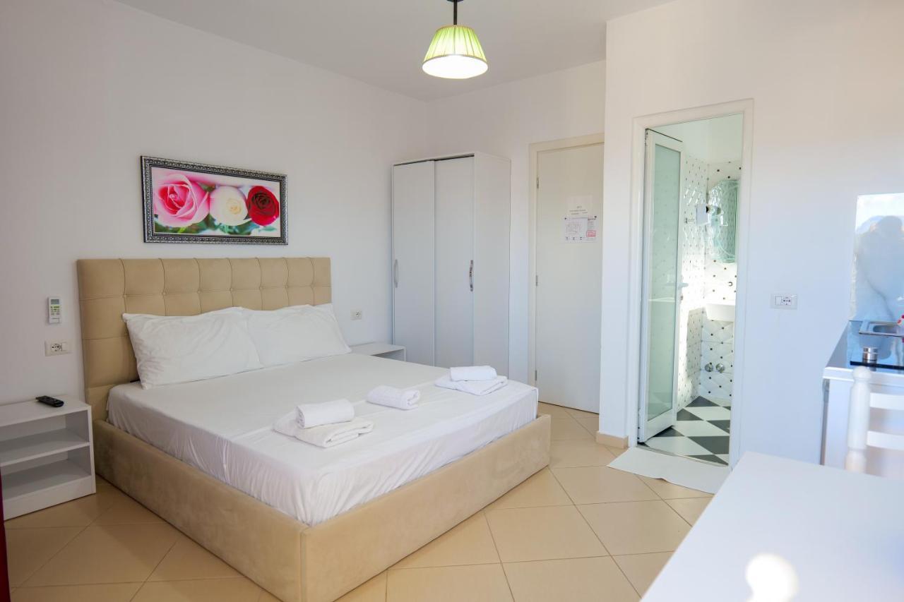 Guest House Gerard Ксамил Экстерьер фото