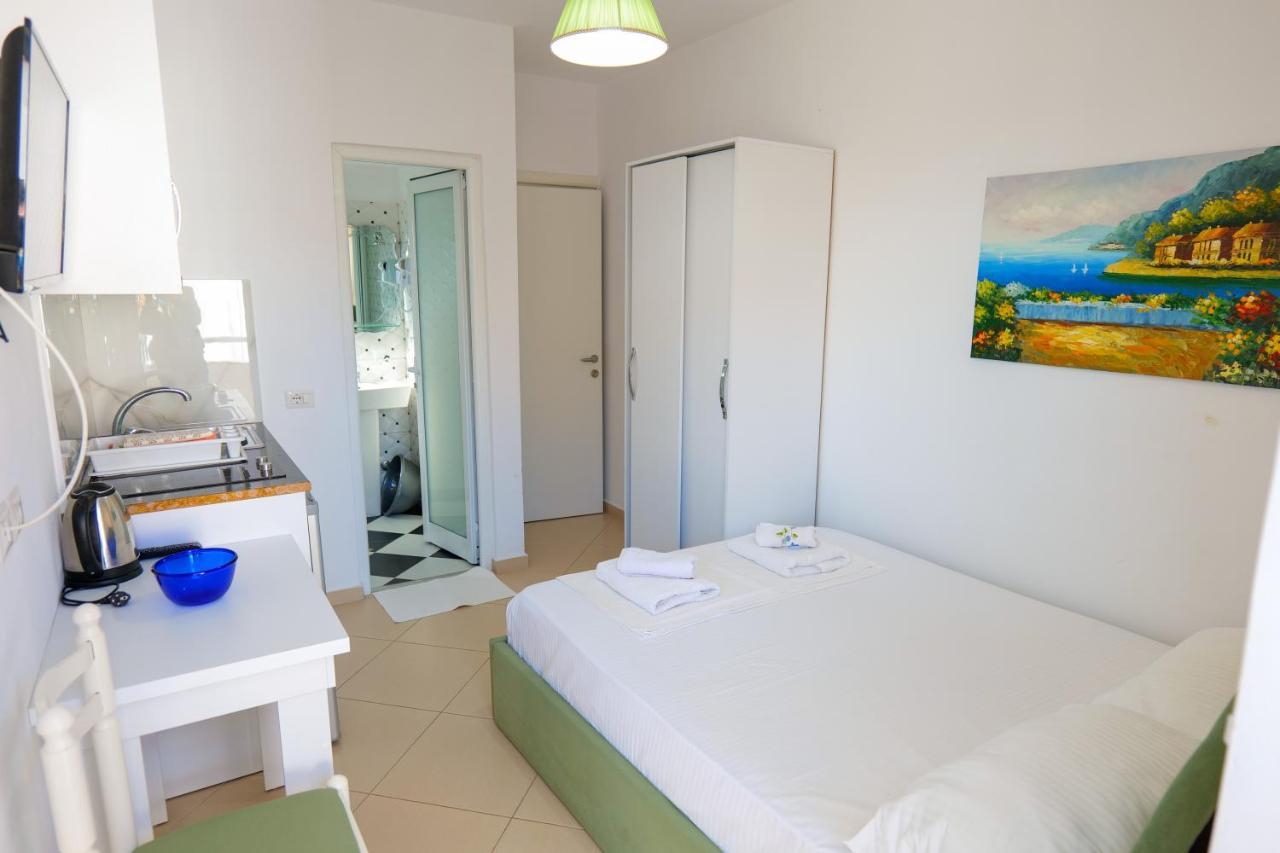Guest House Gerard Ксамил Экстерьер фото
