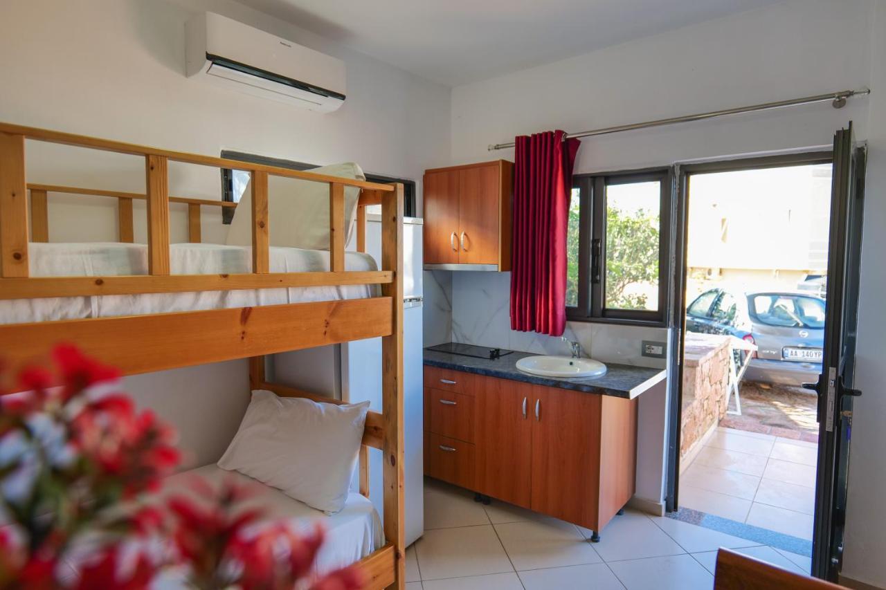 Guest House Gerard Ксамил Экстерьер фото