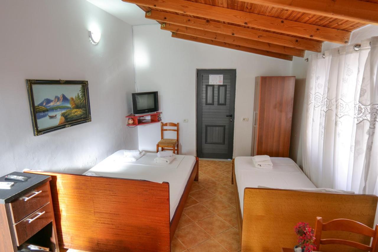Guest House Gerard Ксамил Экстерьер фото
