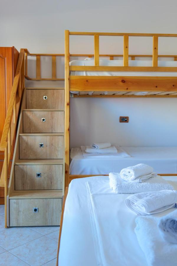 Guest House Gerard Ксамил Экстерьер фото