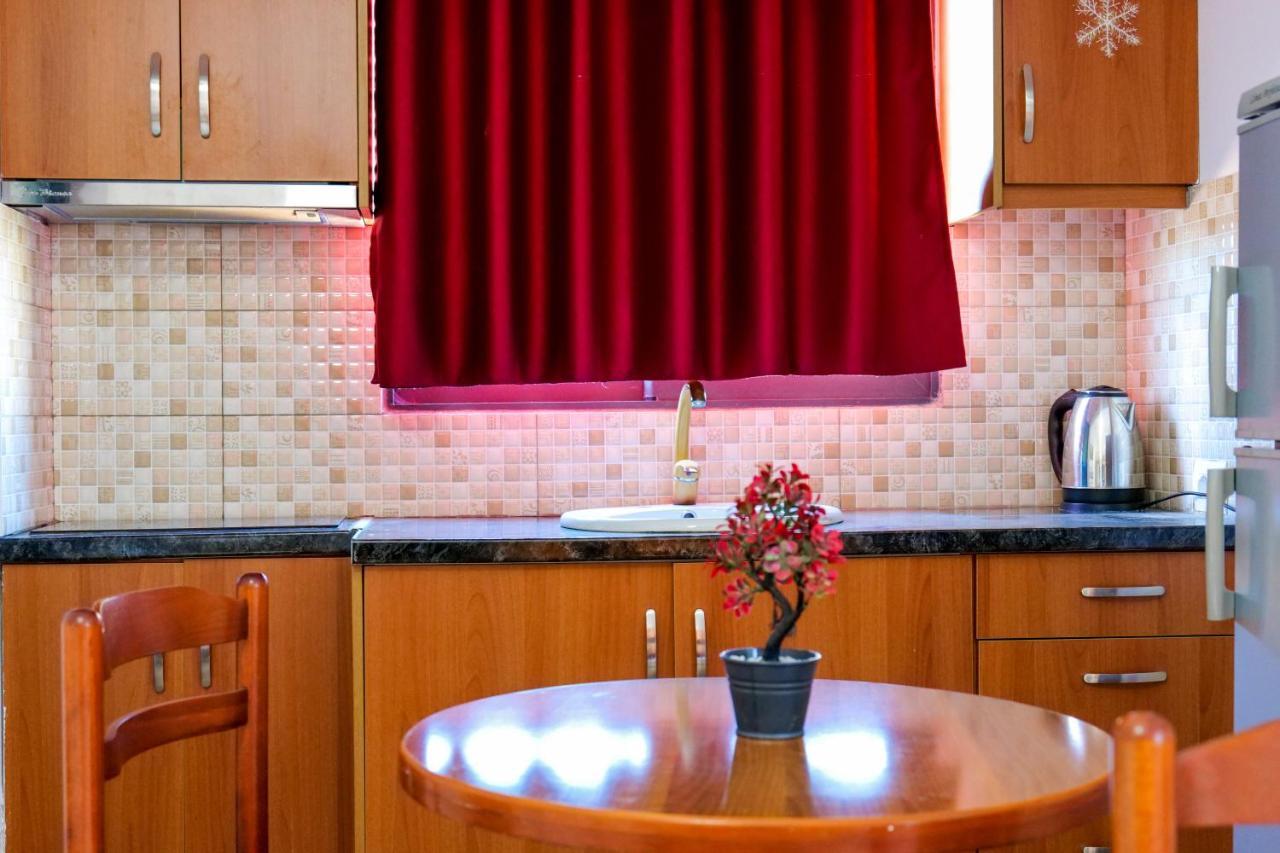 Guest House Gerard Ксамил Экстерьер фото