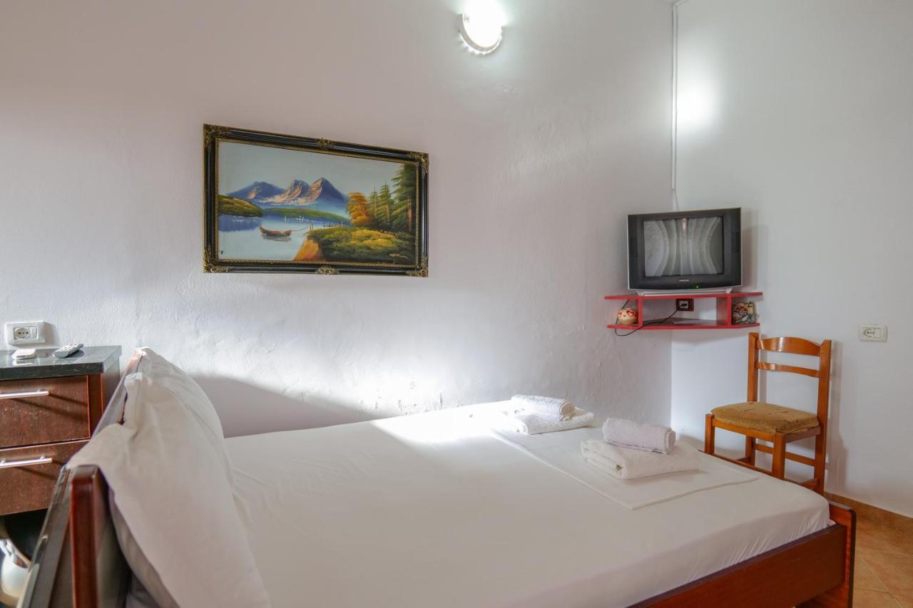 Guest House Gerard Ксамил Экстерьер фото