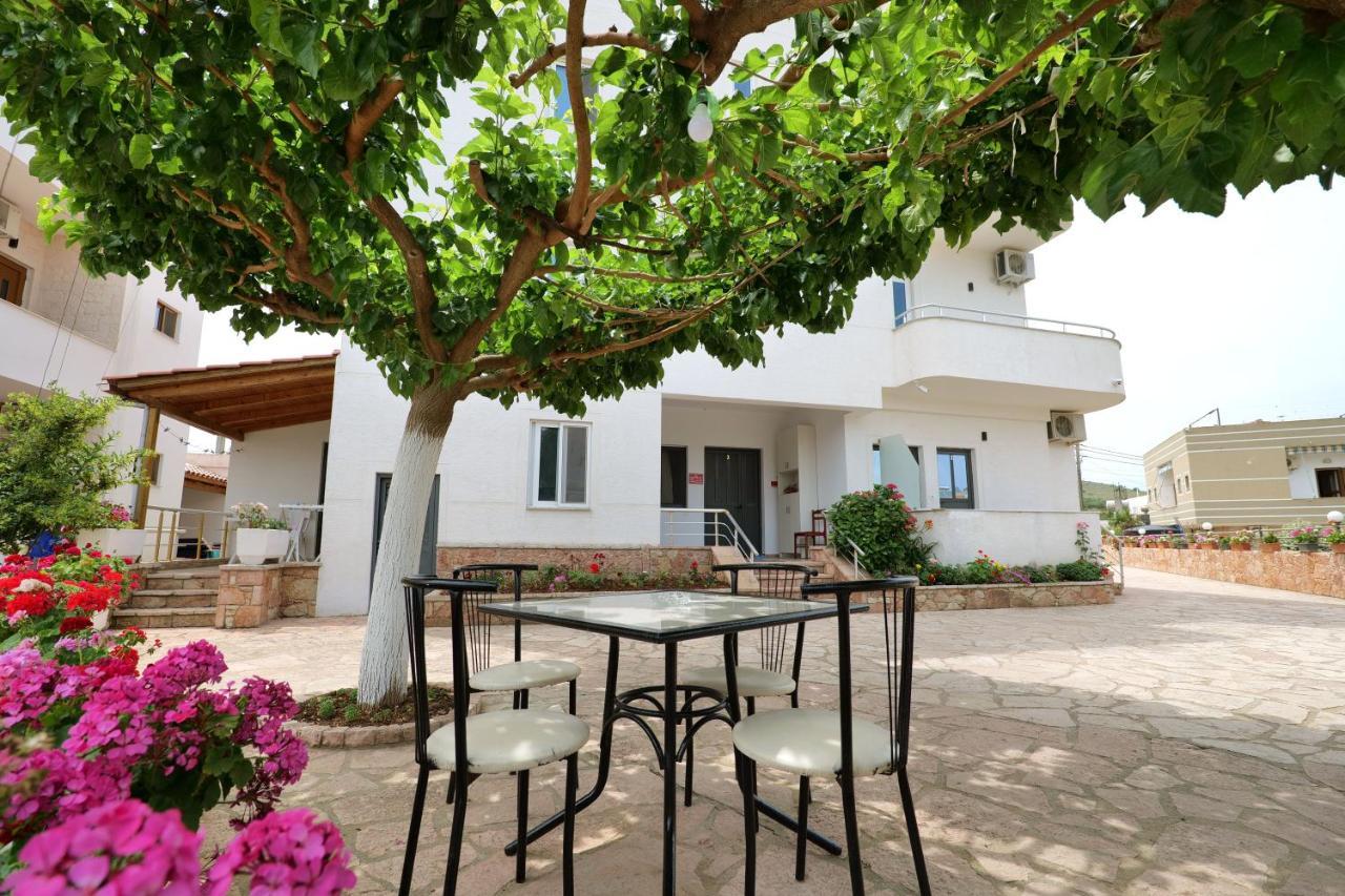 Guest House Gerard Ксамил Экстерьер фото